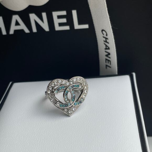 Chanel A16 Heart Ring | Ombre Blue Strass Crystals, CC, Rare Silver Statement, 6 - Picture 13 of 16